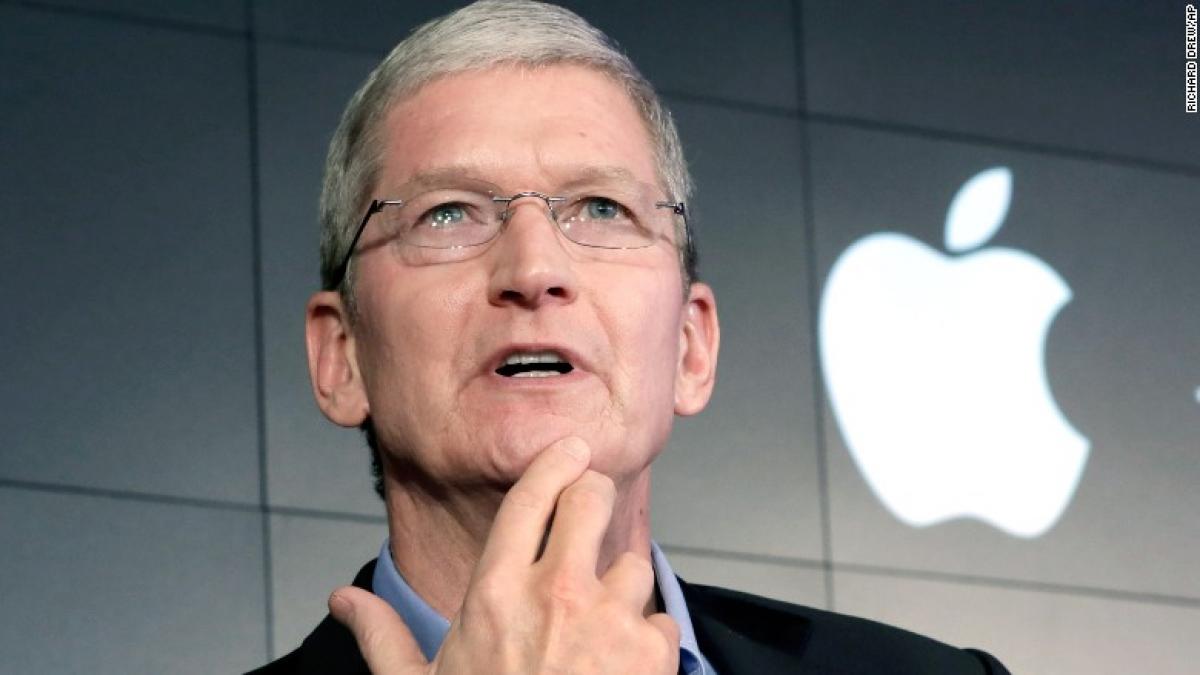 Tim Cook thinks augmented reality is a big idea like the smartphone